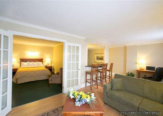 Comfort Airport North Hotel Toronto