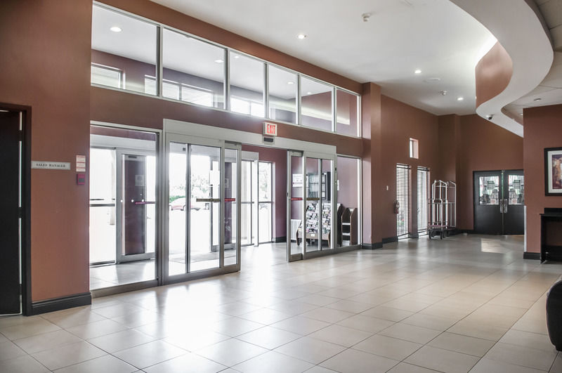 Hotel Comfort Airport North Toronto